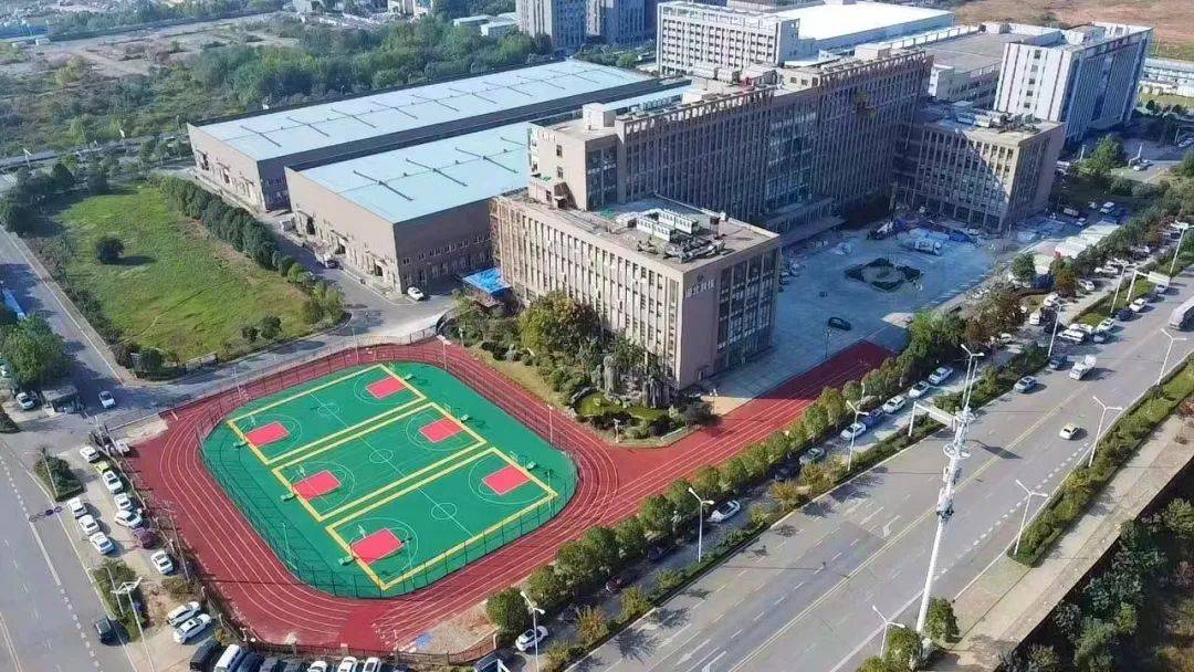 西交利物浦大学与这所国际高中合作光谷高质量教育再落一子